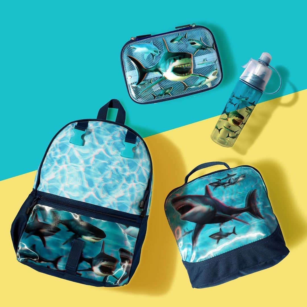 Nextさんのインスタグラム写真 - (NextInstagram)「Out of space 🪐 or Deep sea diver 🦈👉Get prepped with school lunches that will take them out of this world 🥪Tap to shop @frompaperchase 🔎Space lunch bag: 207890 Space water bottle: 204-935 Shark bottle: 260-583 Shark Rucksack: 212-934 #BrandsAtNext #paperchase #backtoschool」8月20日 21時03分 - nextofficial