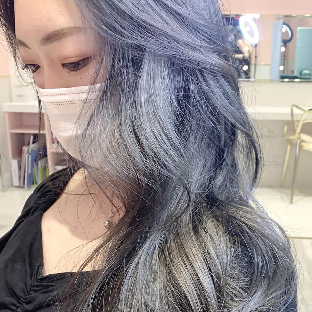 原涼香のインスタグラム：「𝐍𝐮𝐝𝐞 𝐨𝐥𝐢𝐯𝐞 𝐠𝐫𝐚𝐲 上品なワンホングレー🇨🇳と、オリーブ❤︎ 2ケアブリーチ です❤︎ ㅤㅤㅤㅤㅤㅤㅤㅤㅤㅤㅤㅤㅤ」