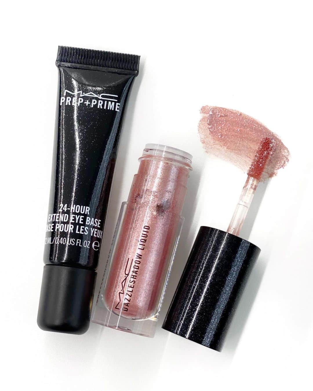M∙A∙C Cosmetics Japanのインスタグラム：「【明日公式オンライン限定発売】 夏メイクをもっと楽しむ！ M·A·C人気ベストセラー製品＆リキッドシャドウのトレンドカラーが公式オンライン限定のお得なキットで登場✨ スワイプして3つのキットをチェック👉 ㅤ ■画像1・2枚目 「アイ メイクアップ キット」(各税込6,820円) セット内容： ・M·A·C プレップ プライム 24 アワー エクステンド アイ ベース（現品） ・ダズルシャドウ リキッド ラブ ユアセルフ（ライト メタリック ピンク）またはビーム タイム（ローズ ゴールド）（現品） ・ライトフル C+ SPF 30 ファンデーション NC30 (サンプル、1.3g) ・イン エクストリーム ディメンション 3D ブラック ラッシュ (サンプル、1.0g) ・M·A·C クレンズ オフ オイル パケットサンプル (サンプル、1.5ml)  ㅤ ■画像3枚目 「アーティスト メイクアップ キット」（税込10,450円） セット内容： ・M·A·C ミネラライズ スキンフィニッシュ ライトスカペード（現品） ・# 240S ラージ テーパード ブレンディング ブラシ（現品） ・MINI M·A·C リップスティック モカ ・ライトフル C+ SPF 30 ファンデーション NC30 (サンプル、1.3g) ・M·A·C プレップ プライム フィックス+ (サンプル、2.5ml) ・M·A·C クレンズ オフ オイル パケットサンプル (サンプル、1.5ml) ・M·A·C オリジナル ポーチ (サイズ H160 x W180 x D50mm)  ㅤ *8月21日(金) 午前10時 公式オンラインショップにて発売予定。システムの影響により、発売が多少前後する可能性がございます。何卒ご了承ください。 ㅤㅤ 【公式オンラインショップ限定特典】 ☑︎8月24日(月)23:59まで全品送料無料 ☑︎初回ご購入のお客様へ10% OFFクーポンをプレゼント （クーポンコードwelcome）  ㅤ #MACCosmeticsJapan #MACCosmetics #MAC #MACコスメ #マックコスメ #コスメ #コスメレポ #化粧品 #デパコス #コスメ部 #コスメマニア #メイク好き#メイク道具#美容大好き#美容好き#メイクプロセス#トレンドメイク#夏メイク#メイクテク#アイメイク#アイシャドウ#グラデーション#一重メイク#スモールアイシャドウ#キラキラ#キラキラメイク#ハイライト#ツヤ肌#ツヤ肌メイク」