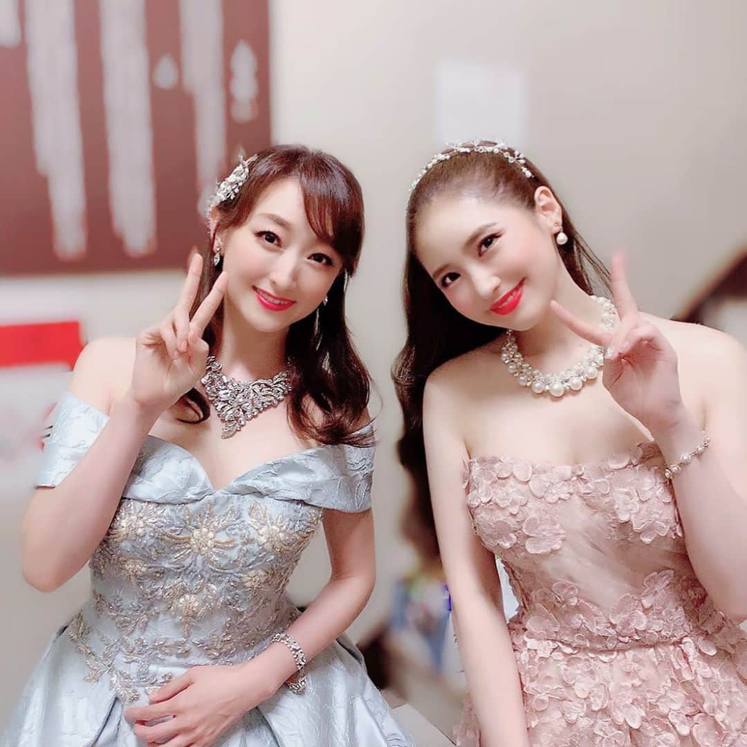 花總まりさんのインスタグラム写真 花總まりinstagram 昨日は沢山のコメント有難うございました コンサート関連の写真はこれでおしまい 今私は毎日 おかしな2人 の台本と睨めっこ中 久々に膨大な台詞の量 暗記パンが欲しい 帝国劇場 ミュージカル