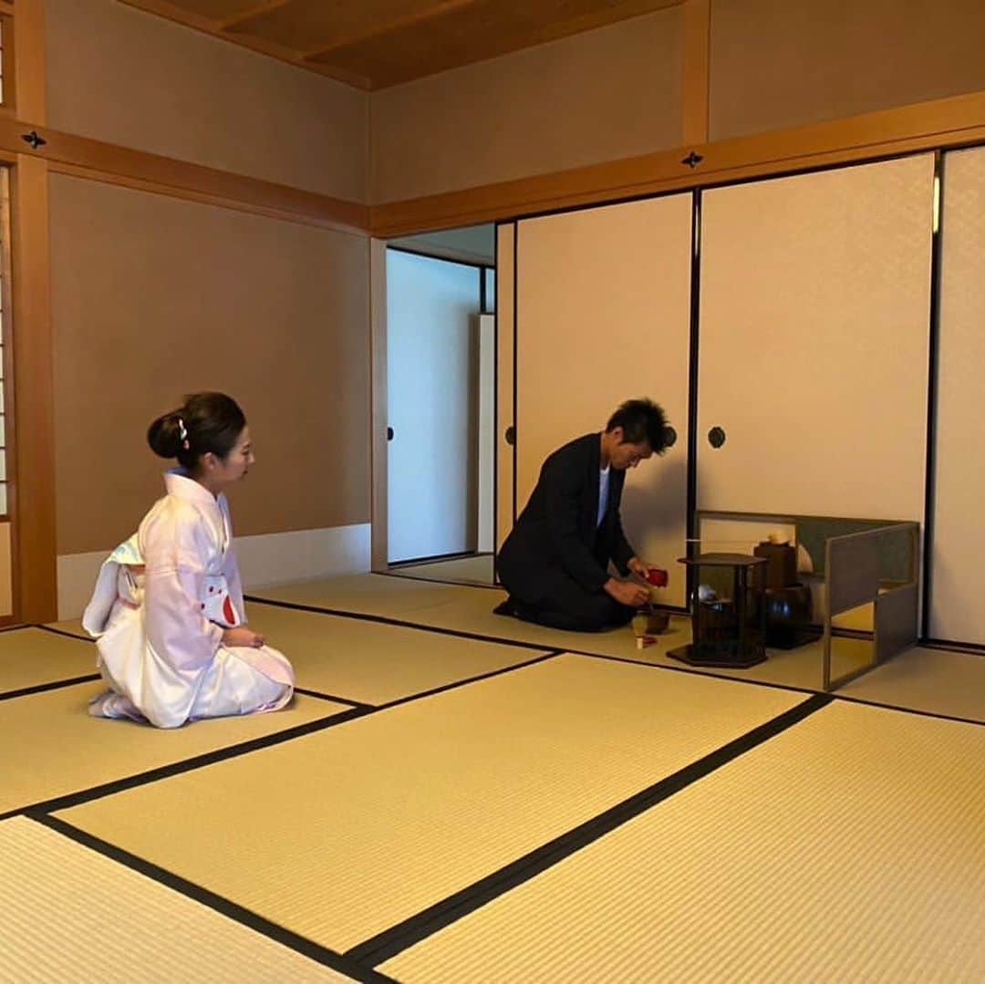 澤野大地さんのインスタグラム写真 - (澤野大地Instagram)「アスリート茶会。 遠州流茶道を体験させて頂きました。自然とスッと背筋が伸びる。日本人として１つ世界が広がった感じ。とても素敵な時間でした。  お茶、自分で点てられるようになりたい。  @kobori.sosho さんありがとうございました！  #アスリート茶会 #遠州流 #綺麗さび #茶道」8月20日 21時37分 - daichisawano