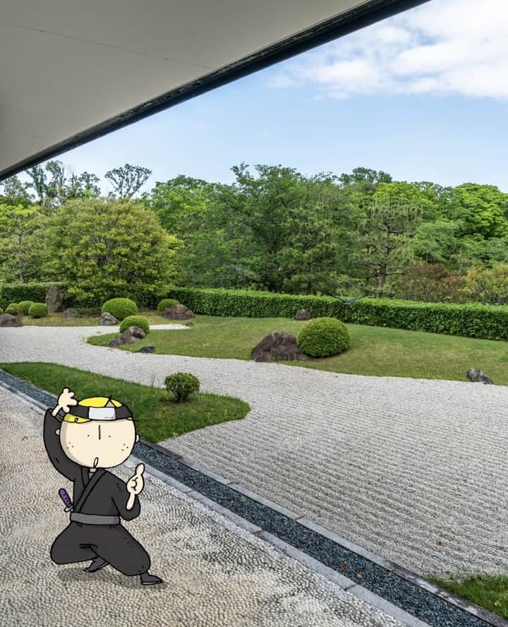 Osaka Bob（大阪観光局公式キャラクター）さんのインスタグラム写真 - (Osaka Bob（大阪観光局公式キャラクター）Instagram)「The view from the tea house in Expo '70 Commemorative Park... Japanese gardens are so beautiful😍  万博公園内の茶室、千里庵の庭園にある枯山水。静かな空間に広がる日本ならではの美しさは必見!! ————————————————————— #maido #withOsakaBob #OSAKA #osakatrip #japan #nihon #OsakaJapan #大坂 #오사카 #大阪 #Оsака #Осака #โอซาก้า #大阪観光#万博公園 #expo70commemorativepark #japanesegarden #日本庭園」8月20日 21時58分 - maido_osaka_bob