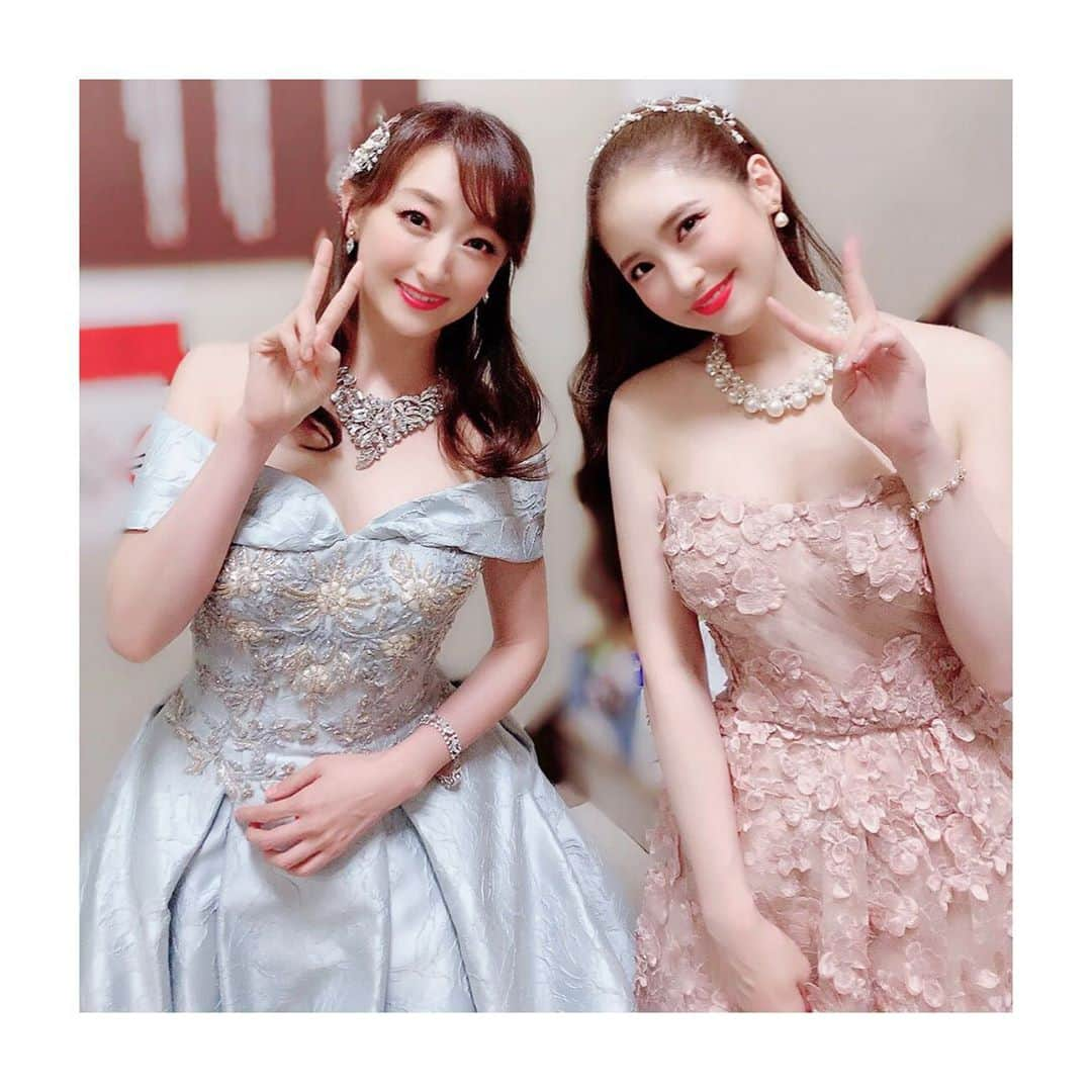 笹本玲奈さんのインスタグラム写真 - (笹本玲奈Instagram)「. 帝劇コンサート、本日の一コマ。 大好きな花總まりさんとWマリーなお写真🌹 ササッと秒で撮った1枚です。 初日の開演前は緊張でガッチガチだったのだけど、花總さんとまりおくんに会った瞬間、ガチガチが解けました🥺 来年のMAもよろしくお願いします。 #帝劇コンサート #マリーアントワネット2021 #花總まりさん #はなちゃん」8月20日 22時05分 - renastagram07