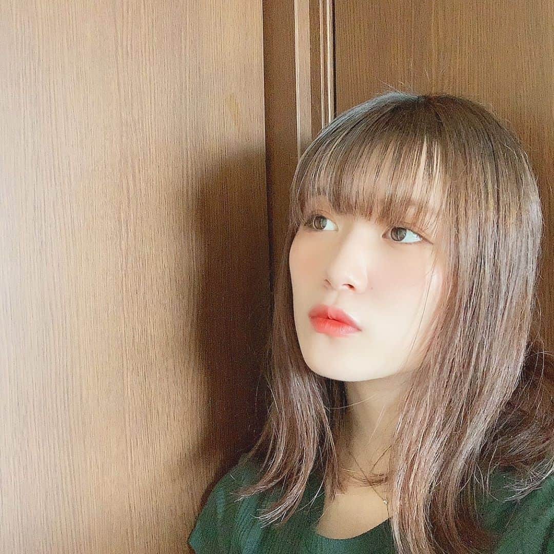 遠藤みゆのインスタグラム：「太陽の光ってやっぱり良いですね☺︎ . みなさんは夏らしいことしましたか？ . #summer #光合成 #映え #ってやつを #意識した #んやけど #なんか違う」