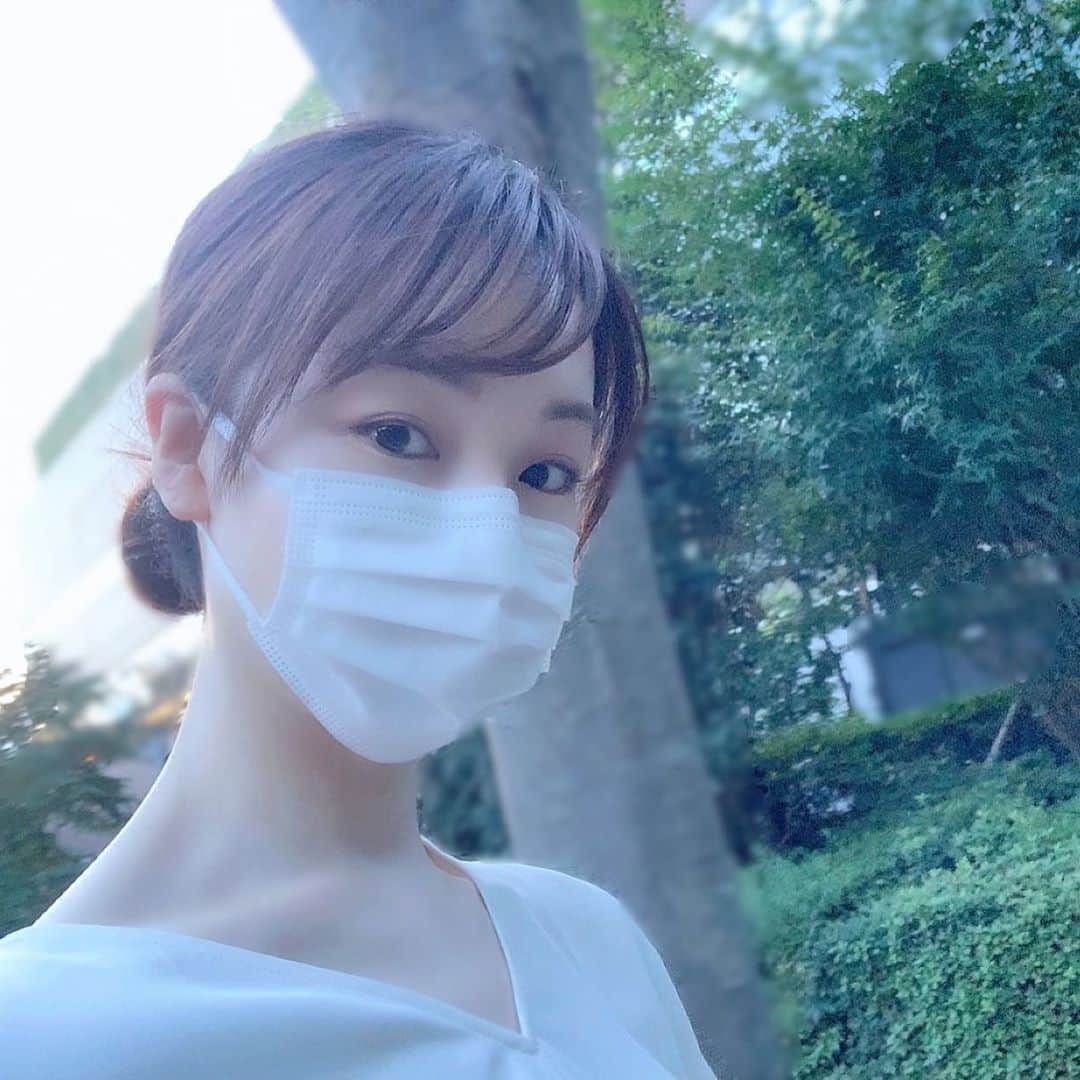 栗田萌のインスタグラム：「今日はオーディション✨ 髪は、すっきりとおだんご🍡 またもや美容院に行く機会を逃しちゃった。。 ばっさりいきたい今日この頃です💇‍♀️💕 #栗田萌 #くりもえ」