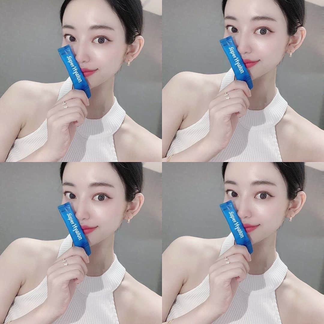 natsu_772のインスタグラム：「💙🤍  韓国代表スキンケア @vtcosmetics_official  #vtスーパーヒアルロン 🤍  韓国の@コスメアプリ"ファフェ"で 認められたお肌に優しい成分や 水分保持成分であるヒアルン酸がなんと 8種類も入っています✨💆‍♀️  水分集中ケアを助ける1日1包の 小袋包装なので清潔で安心🌿  qo010&VT公式モールでは 30%OFF SALE中なのでぜひ チェックしてみてくださいね☺︎  #VT슈퍼히알론#슈퍼히알론 #vt코스메틱 #pr   #VTCOSMETICS #SUPERHYALON #韓国コスメ #保湿 #美肌#美白#洗顔#敏感肌#韓国コスメレビュー  #韓国スキンケア #VTコスメ#vtコスメティック」