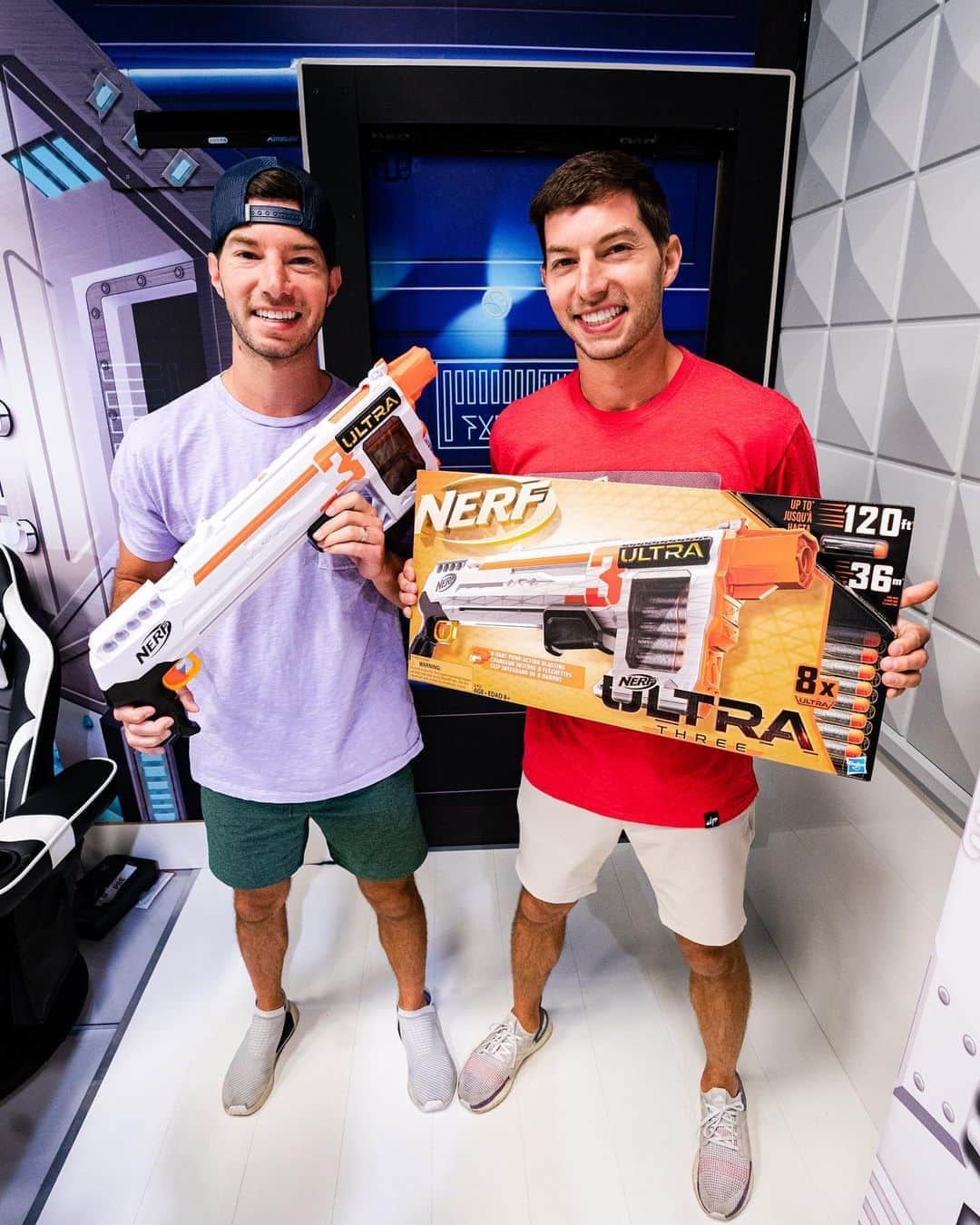 Dude Perfectさんのインスタグラム写真 - (Dude PerfectInstagram)「The @nerf Ultra 3 has ARRIVED at DPHQ and we are PUMPED! (120-foot blast?! 🤯🤯🤯)  Link in bio! #NERF #ad」8月20日 22時57分 - dudeperfect