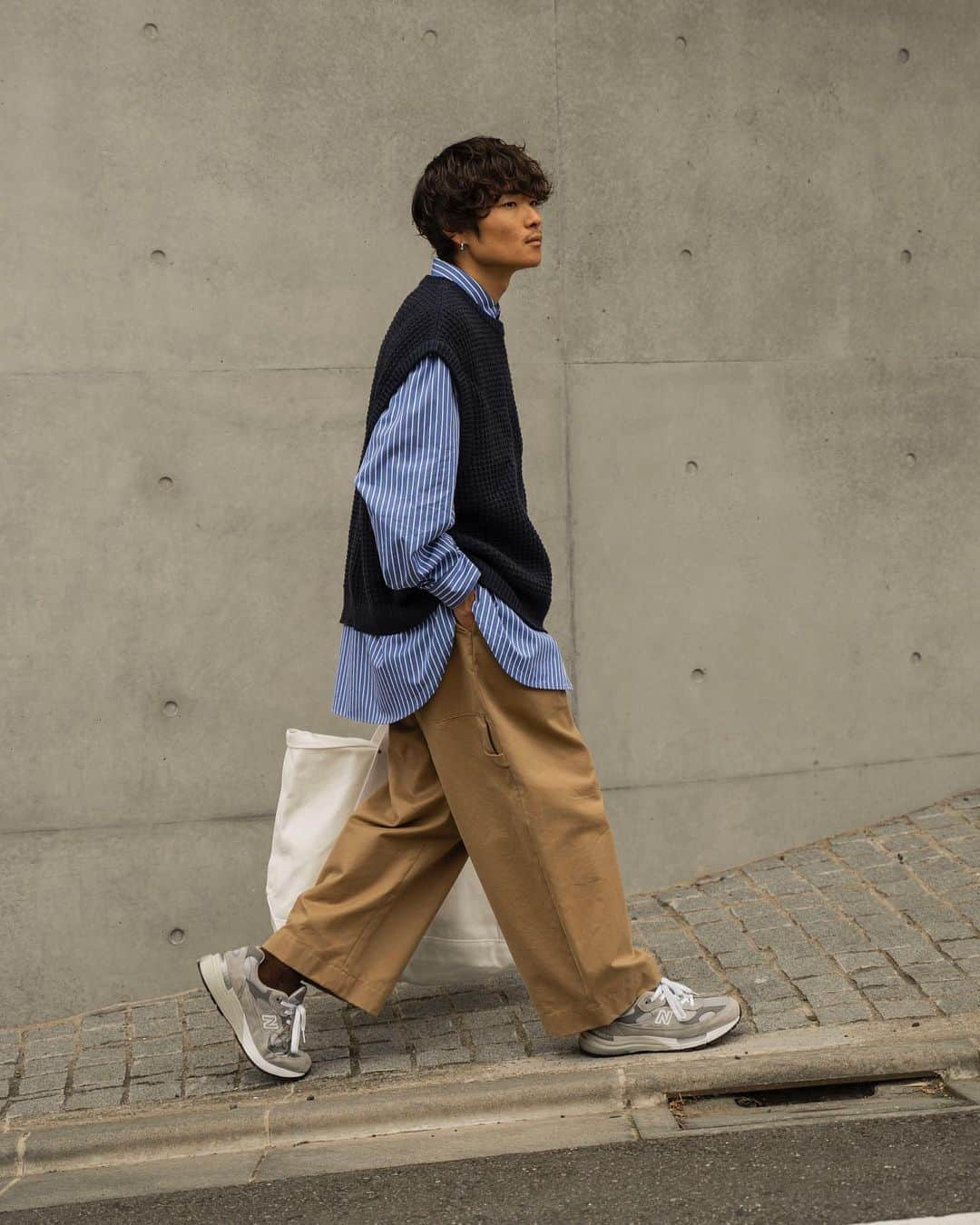 Ryoさんのインスタグラム写真 - (RyoInstagram)「ㅤㅤㅤㅤㅤㅤㅤㅤㅤㅤㅤㅤ 近々お知らせがあります😎👍 ㅤㅤㅤㅤㅤㅤㅤㅤㅤㅤㅤㅤㅤ vest:#urutokyo  shirt:#ryotakashima pants:#studionicholson  bag:#well」8月20日 22時58分 - ryo__takashima