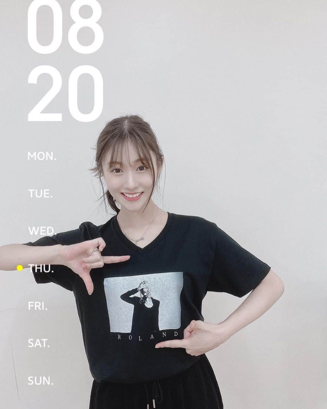 加藤美南のインスタグラム：「ROLANDさんのTシャツお気に入りです🧚🏻🧚🏻🧚🏻」