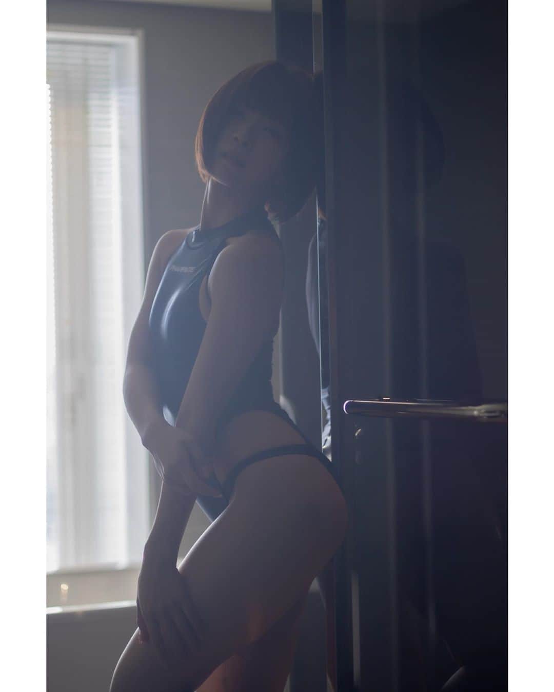 白波瀬ミキティ。のインスタグラム：「競泳水着。 . . . #競泳水着 #曲線美 #gravure #パルフェット #pharfaite  #フェチ #水着 #コスプレ #コスプレ好き  #model #gravure #portraitmodel  #cosplayer  #sëxygïrl  #モデル女子  #グラビアアイドル #コスプレイヤー  #インスタグラマー #ポートレートモデル  #コーディネート #可愛くなりたい  #黒髪ショート #japan_of_insta  #igportrait #pasha_magazine #instaportrait  #tokyocameraclub  #japanesegirl  #日本人 #人像攝影」