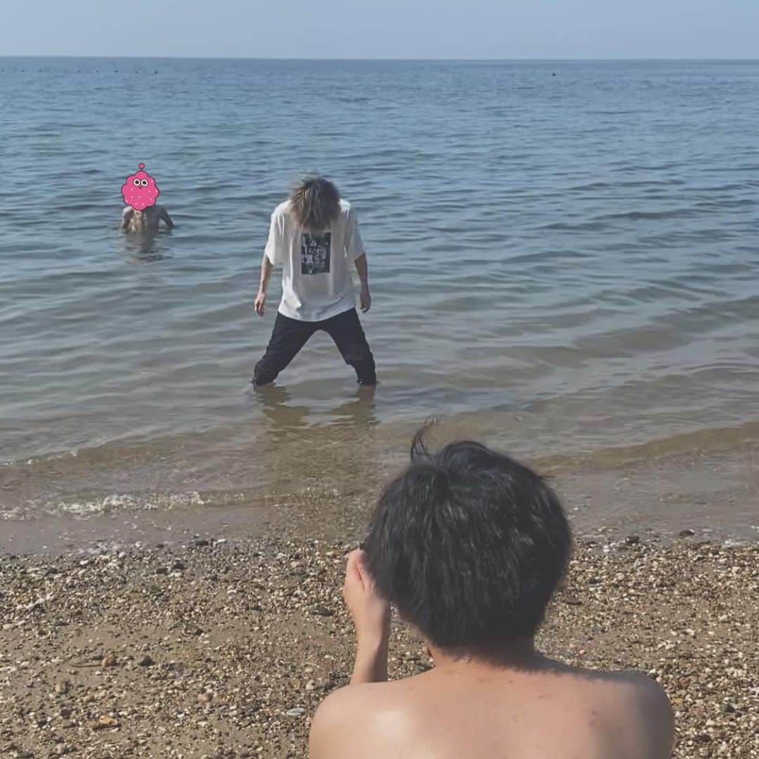 ぷりっつのインスタグラム：「海で撮影したお🏝」