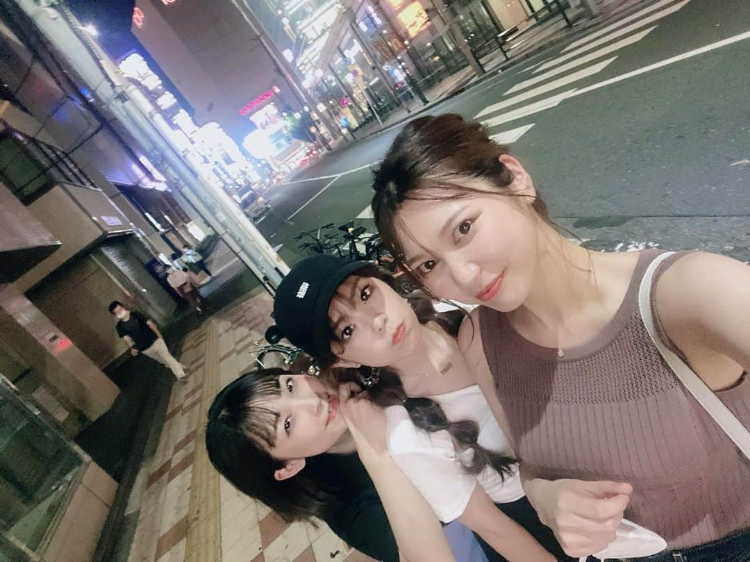 Airiさんのインスタグラム写真 - (AiriInstagram)「. みかまきちゃん💖 仕事終わり疲れ果てた3人はノーマルカメラ だと顔死んでました😇笑 また来月〜♪ . .  #dance#followme#ダンス#japan#osaka#fashion#smile#make#大阪#関西#AAA#いいね#美容#前髪#女子会」8月20日 23時44分 - airi_f0924