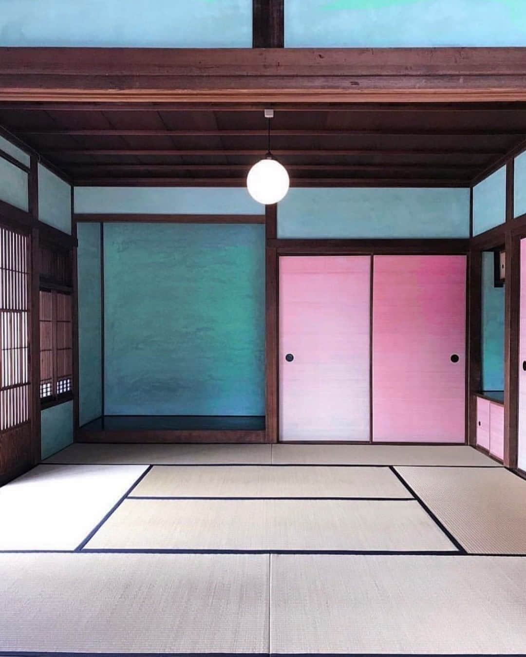 のインスタグラム：「Inspiration for the #LeonardFW20 collection: the calm and soothing colors of traditional Japanese houses.  leonardparis.com . . . . . . . #fashion #mode #fashioninspiration #springsummer20 #springstyles #springtrends #springlooks #springfashion #summerstye #summerfashion #summeroutfit #colorful #topbrandsinparis #DNVB  #frenchsavoirfaire #frenchart」