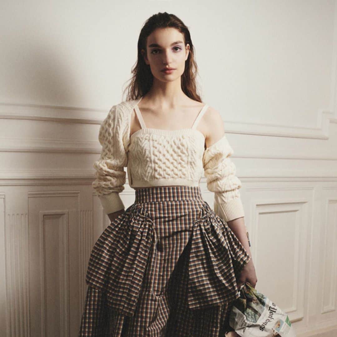 Saks Fifth Avenueのインスタグラム：「This cozy-chic @rosie_assoulin knit is just gonna beg the question, "Where'd you get that?" #SaksStyle」