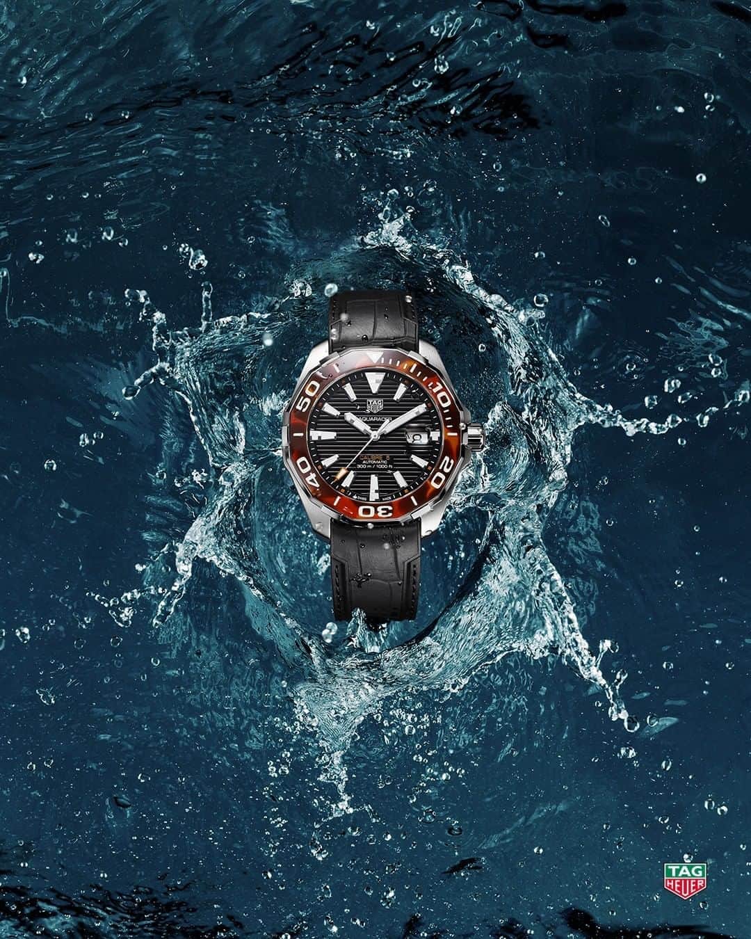 のインスタグラム：「Warning! There’s a new gator in the water...  And with a brand-new, alligator-patterned rubber strap, it will command respect in every situation.  Discover more about the new #TAGHeuerAquaracer Tortoise Shell Effect at the link in our bio.」