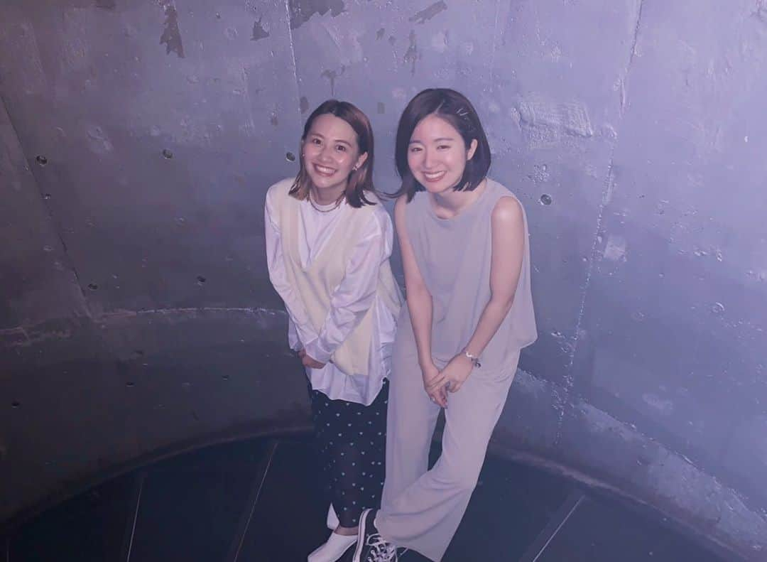 杏沙子さんのインスタグラム写真 - (杏沙子Instagram)「高画質、高音質の生配信イベント MUSIC GATE🌈 見てくれたみんなありがとう！ ㅤㅤㅤㅤㅤㅤㅤㅤㅤㅤㅤㅤㅤ 「花火の魔法」で今夜、花火が上がりました🎆 ㅤㅤㅤㅤㅤㅤㅤㅤㅤㅤㅤㅤㅤ やっぱりわたしは歌を歌うために曲を書くんだなぁ。 と思ったよ。改めて。 今日は画面越しのあなたを想って歌いました。 どうか届いてますように。 ㅤㅤㅤㅤㅤㅤㅤㅤㅤㅤㅤㅤㅤ ライブが久しぶりだったのはもちろん 対バンライブというものがものすごーく久しぶりで 待機中や終演後に #まるりとりゅうが @maruritoryuga  のお2人と 同い年の #有華 ちゃん @yuka__song  と色々話したりする時間もまとめて楽しかったな〜 ㅤㅤㅤㅤㅤㅤㅤㅤㅤㅤㅤㅤㅤ #AKB48 の #浅井七海 さんとも インタビュートークで 松田聖子さんの歌について絡めながら 曲ごとに変えてる"歌声"の話ができてうれしかった！ ㅤㅤㅤㅤㅤㅤㅤㅤㅤㅤㅤㅤㅤ ライブの味を思い出しました。 ライブはやっぱりやめられません。 ライブ中毒じゃ。」8月21日 0時07分 - asako.ssw