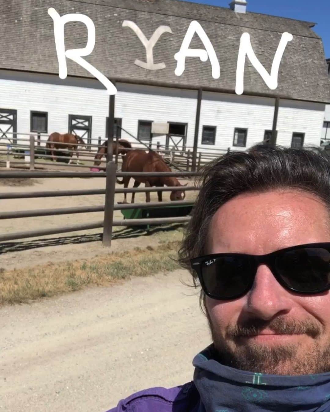 イアン・ボーエンのインスタグラム：「Don’t worry I fixed it. * #rYan gets the brand * @yellowstone @paramountnetwork * SEASON 3 FINALÉ THIS SUNDAY」