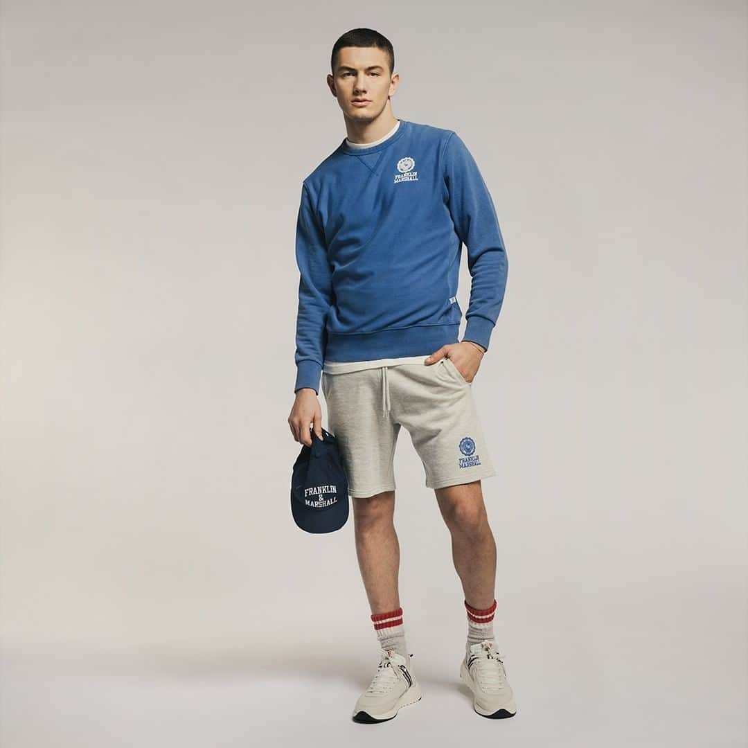 フランクリン&マーシャルのインスタグラム：「FRANKLIN & MARSHALL  SS2020 COLLECTION   That ready-for-anything kind of look  #franklinandmarshall #newcollection #ss20 #sweater #bermuda」