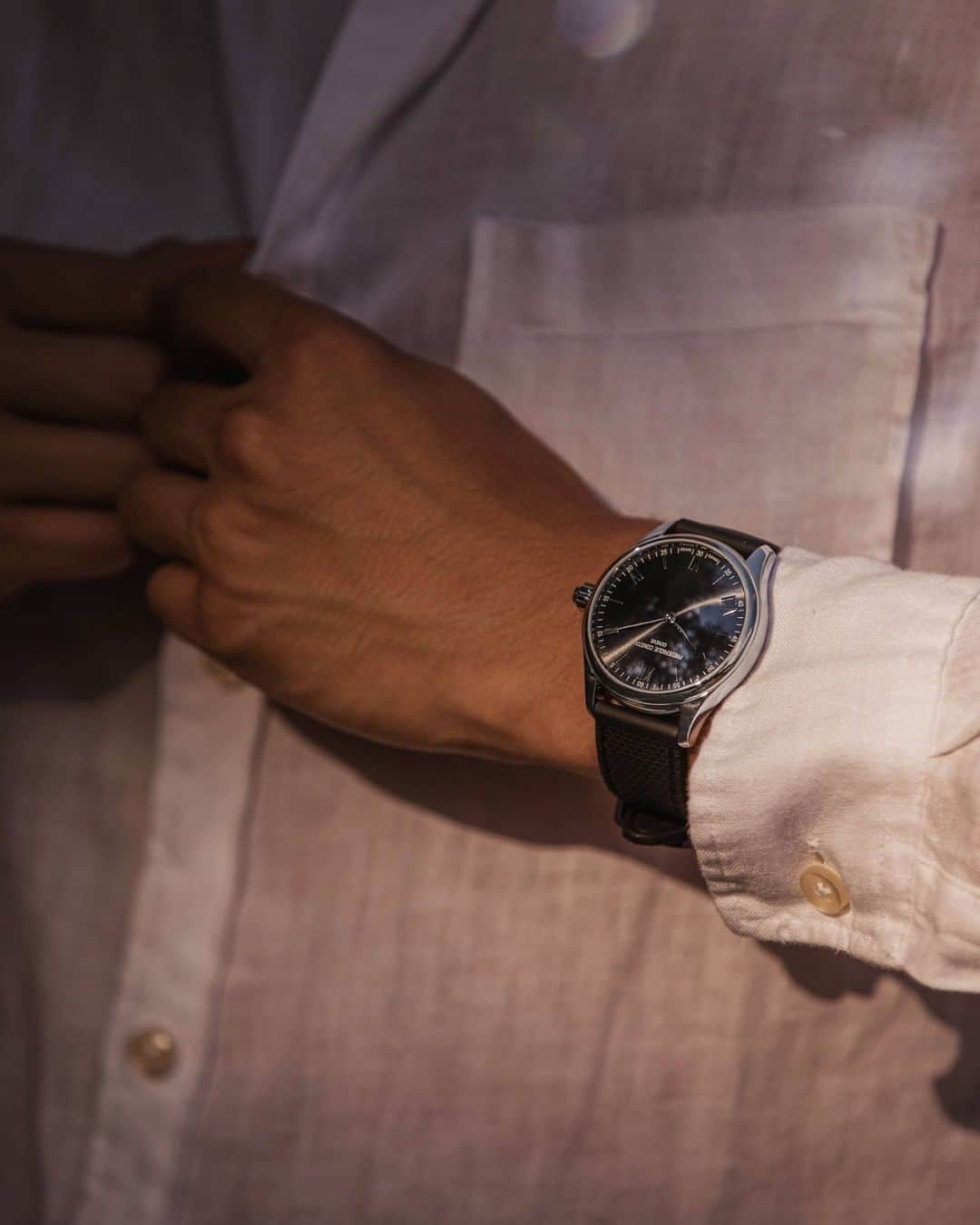 フレデリックコンスタントさんのインスタグラム写真 - (フレデリックコンスタントInstagram)「With our new Vitality Smartwatch, try and become the best version of yourself thanks to an array of well-being features such as heart rate monitoring, activity and sleep tracking, breathing exercise and much more.  #FrederiqueConstant #VitalitySmartwatch #AccessibleLuxury Check our bio to find out more about this watch. ⌚ Smartwatch Gents Vitality .  .  . .  #affordableluxury #ManufactureWatch #SwissMade #SwissWatch #Handmade #timeless #timelesstimepiece #classic #retro #stylish #instastyle #outfitoftheday #lookbook #look #menswear #styleblogger #lookoftheday  #fashiongram #fashiondiaries #fashionable #fashionblog  #SwissQuality #ManufactureWatch #SavoirFaire #Fashion #ootd  #outfitoftheday」8月21日 1時00分 - frederiqueconstant