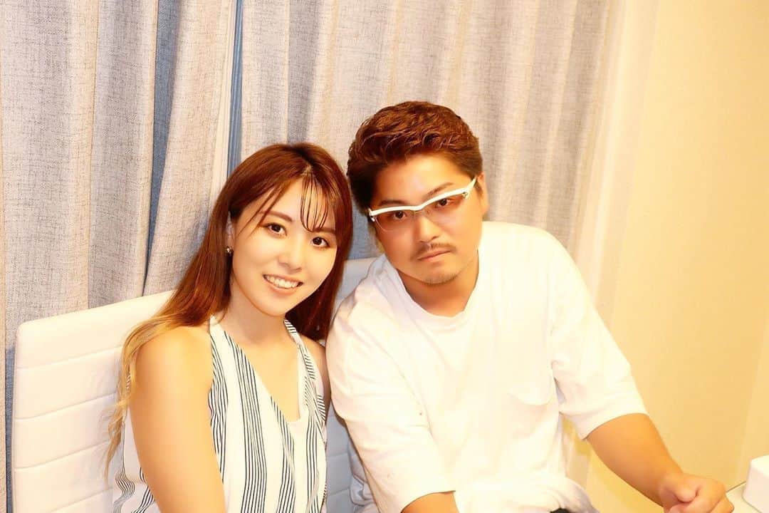 Momoeのインスタグラム：「たまには夫婦2人❤️ . .  #happy #家事 #育児 #family #家族 #boy #smile #男の子 #息子 #code #love #lucky #kids #子供 #thankyou #宝物 #ベビー #fashion #follow #心 #縁 #パパ #ママ #家族写真 #男の子ママ #赤ちゃん写真 #photo #子育て #1歳 #flower」