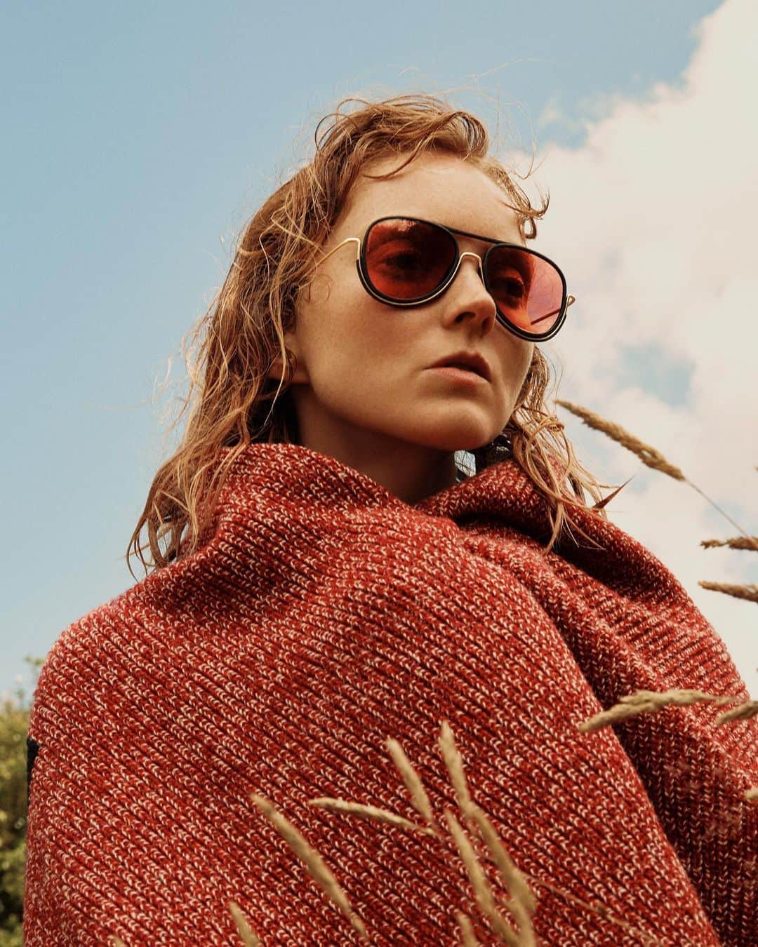 リリー・コールのインスタグラム：「Eyewear & face masks was never part of my plan, but it’s been a happy accident developing bio-plastic handcrafted eyewear w @wiresglasses & I’m super proud of what our small team has achieved (rims and lenses are made from castor beans!), handmade in Italy, plus face masks handmade by UK tailors using designer offcuts & organic textiles... . If you believe that capitalism and business and fashion needs to be more responsible (which I do) then we need to show that better is possible. Even if it’s not easy. . I had fun working with this wonderful team on the shoot: photographed by @ronan_gallagher__ featuring me, my god daughter, @bibiabdulkadir @dennisokwera & @zofiapage seen here. Styled by @lucindachambers ; make up by @niamhquin ; hair by @marimarilondon ; horse wrangling by @sophieproops ♥️♥️♥️」