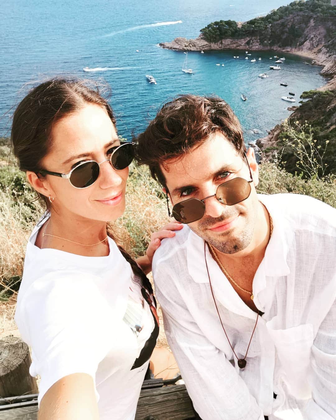 ハイメ・アルグエルスアリのインスタグラム：「Off Costa Brava with this one @perdonabonita2 :)」