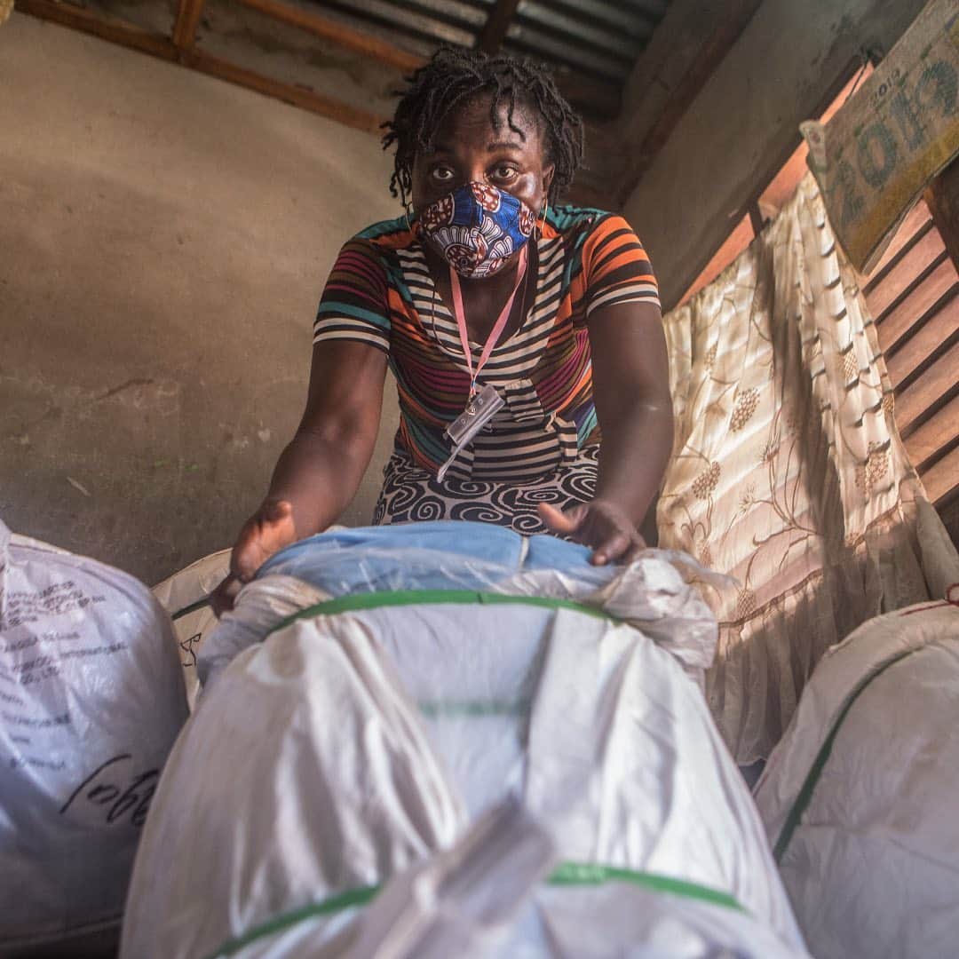 ビル・ゲイツさんのインスタグラム写真 - (ビル・ゲイツInstagram)「The progress the world has made against malaria is one of the greatest success stories ever. The COVID-19 pandemic only reinforces why eradicating malaria is so essential. #WorldMosquitoDay」8月21日 1時21分 - thisisbillgates