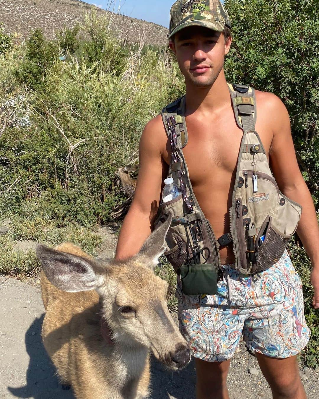 キャメロン・ダラスさんのインスタグラム写真 - (キャメロン・ダラスInstagram)「Found this stray dog out camping」8月21日 1時19分 - camerondallas