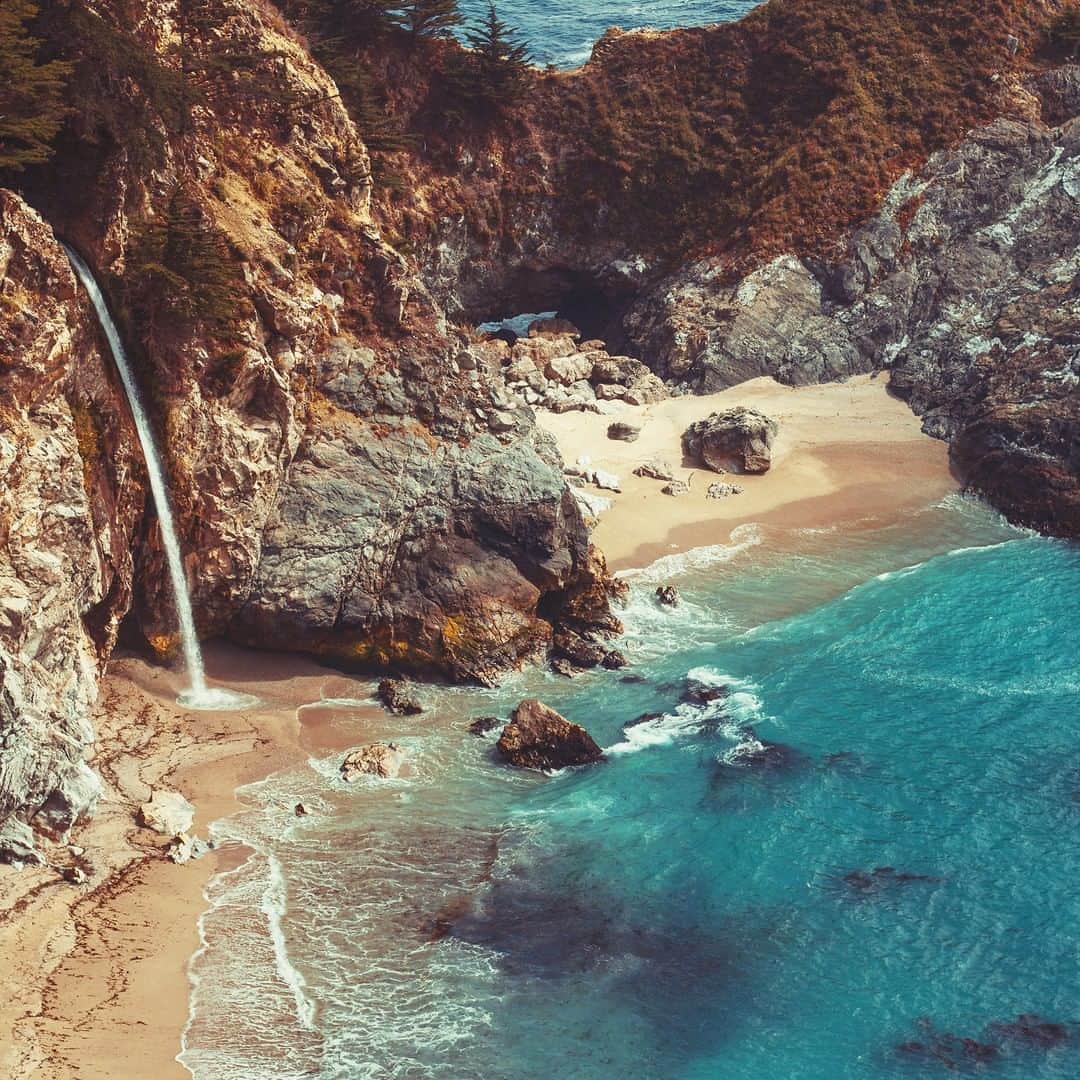 デビッドヤーマンのインスタグラム：「Big Sur has a perfect view of the Pacific Ocean. Seeing water lets us center ourselves, reminding us that nature is our greatest teacher. #DavidYurman #DYRoadTrip」
