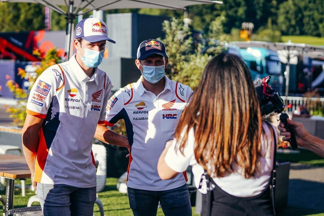レプソル・ホンダのインスタグラム：「Just in case three races in a row weren't enough, @redbullmotorsports helped us squeeze in an extra  See how the race went a little later on Inside Pass!」