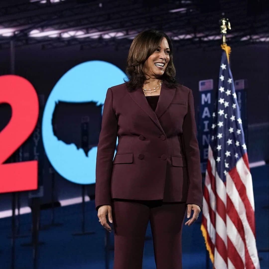 Vogueさんのインスタグラム写真 - (VogueInstagram)「On the third night of the Democratic National Convention, @kamalaharris–the first Black and South-Asian woman ever to run for vice president of the United States on the ticket of a major national party–accepted her nomination on a night in which the Democrats highlighted the depth and diversity of their female officeholders.  @kamalaharris accepted the nomination in a virtual speech in which she proclaimed that her achievement was “a testament to the dedication of generations before me: women and men who believed so fiercely in the promise of equality, liberty, and justice for all.”  Tap the link in our bio for more highlights.」8月21日 2時00分 - voguemagazine