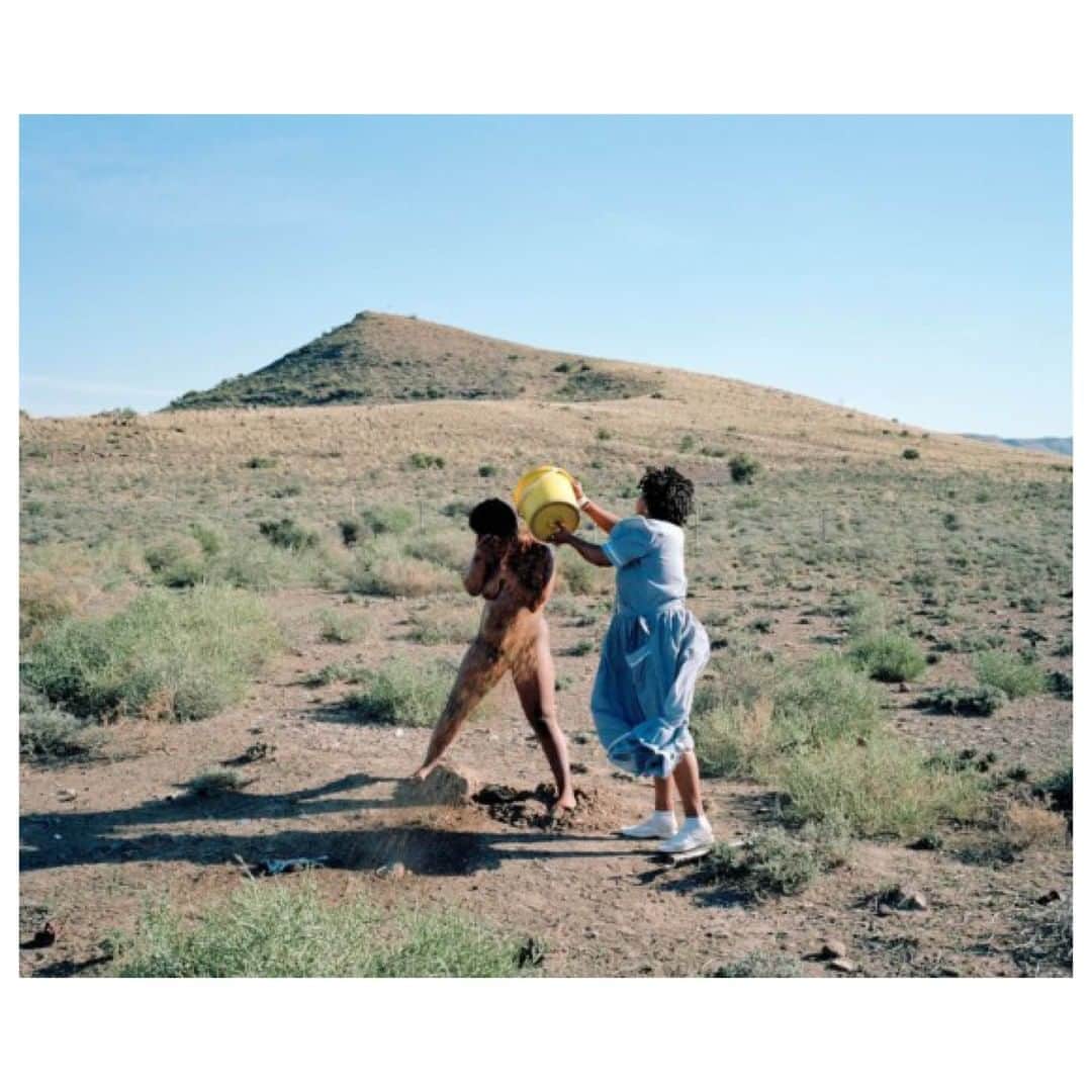 Magnum Photosさんのインスタグラム写真 - (Magnum PhotosInstagram)「Vivid characters and poignant social landscapes are the subject of @mikhael_subotzky's first photobook 'Beaufort West', confronting central issues of contemporary South African society.⁠ .⁠ With an introduction by leading South African writer Jonny Steinberg and Subotzky’s own commentary on the photographs, the book acts both as a social document and visual manifesto.⁠ .⁠ See more images from 'Beaufort West' at the link in bio.⁠ .⁠ PHOTO: A sangoma (traditional healer) pours muti (a traditional medicine) over a patient. Beaufort West, South Africa. 2006.⁠ .⁠ © @mikhael_subotzky/#MagnumPhotos」8月21日 2時01分 - magnumphotos