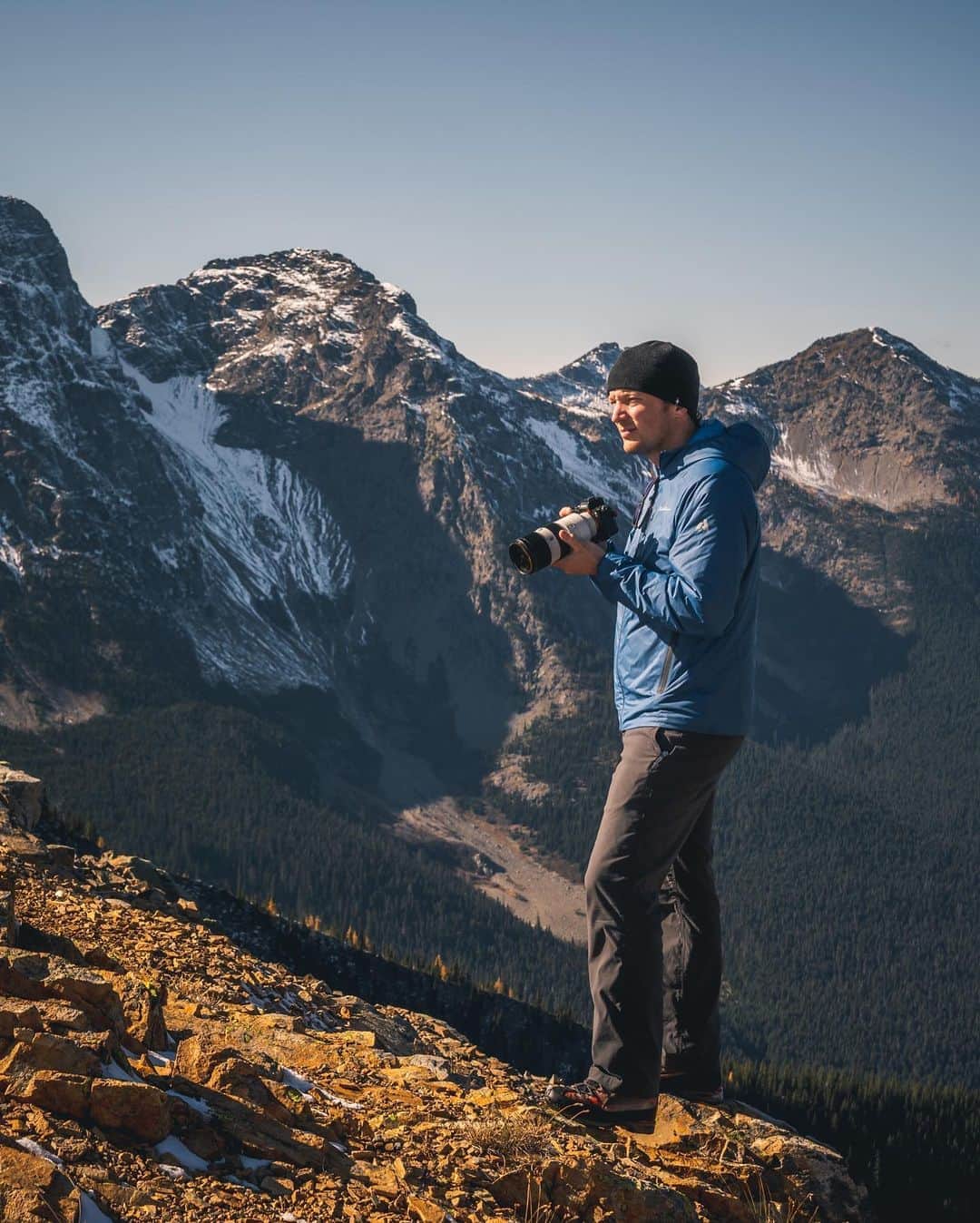 PolarProさんのインスタグラム写真 - (PolarProInstagram)「Episode 5 of FOCUS features Seattle based photographer and filmmaker @scott_kranz. (Link in Bio) — Born out of adventure and passion for the mountains Scott Kranz's reinvention of self and transition from law to photography in early 2015 changed his outlook on life. Scott’s journey is a wonderful metaphor for the many opportunities and possibilities that come our way, and for the way we take advantage of them.」8月21日 2時47分 - polarpro