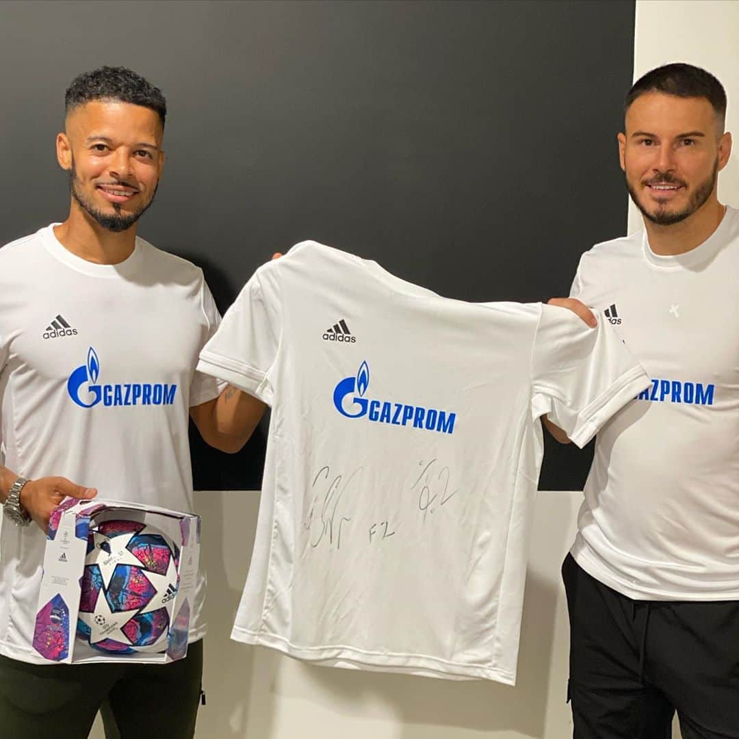F2Freestylersさんのインスタグラム写真 - (F2FreestylersInstagram)「For your chance to win an exclusive UEFA Champions League Final Match Ball and a signed F2 football shirt courtesy of @gazpromfootball and the #GazpromFootballExperience, tag us and @gazpromfootball in your reactions to the UEFA Champions League Final! Show us your ENERGY! 🔥」8月21日 3時06分 - thef2