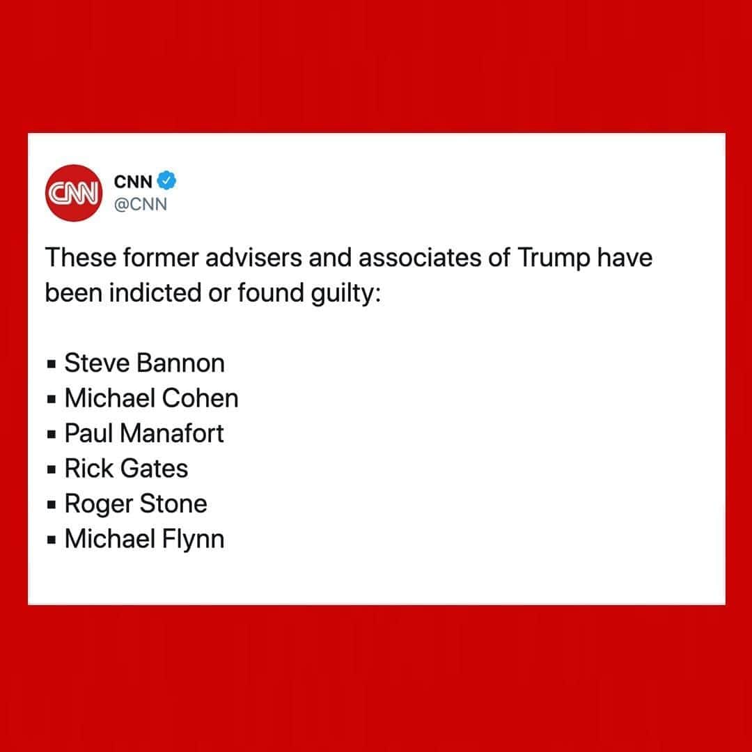 CNNさんのインスタグラム写真 - (CNNInstagram)「The orbit of former advisers and associates of President Trump who have been indicted or found guilty grew Thursday when Steve Bannon, his former senior adviser and chief strategist, was arrested and indicted. The crimes they have been accused of are different and stem from a constellation of alleged criminal conspiracies. Tap the link in our bio to learn more.」8月21日 3時09分 - cnn