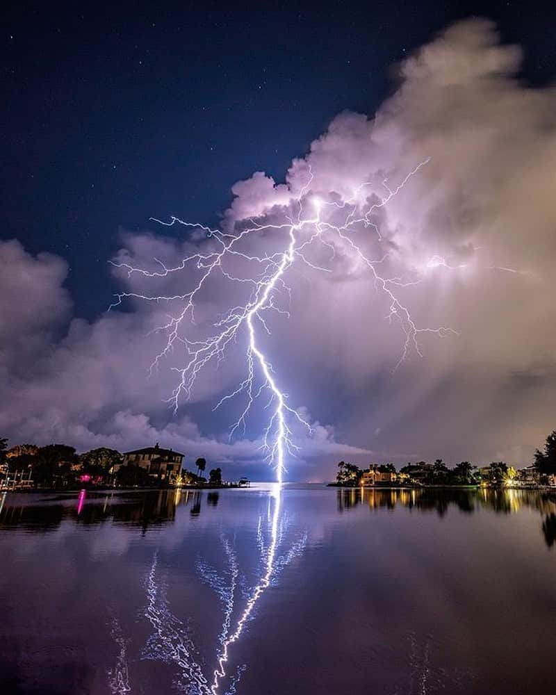 NikonUSAさんのインスタグラム写真 - (NikonUSAInstagram)「With the Nikon #Z6 and NIKKOR Z 14-30mm f/4 S, @damon_powers captured the absolutely beautiful display from Mother Nature last night over Sarasota Bay 😍✨⚡️. #Zcreators  Settings: f/11, ISO 200, 30 seconds. Single shot —— #floridaweather #sarasota #thunderstorm #severeweather #nikonnofilter #Z6 #NIKKORZ #earthfocus #artofvisuals」8月21日 3時19分 - nikonusa