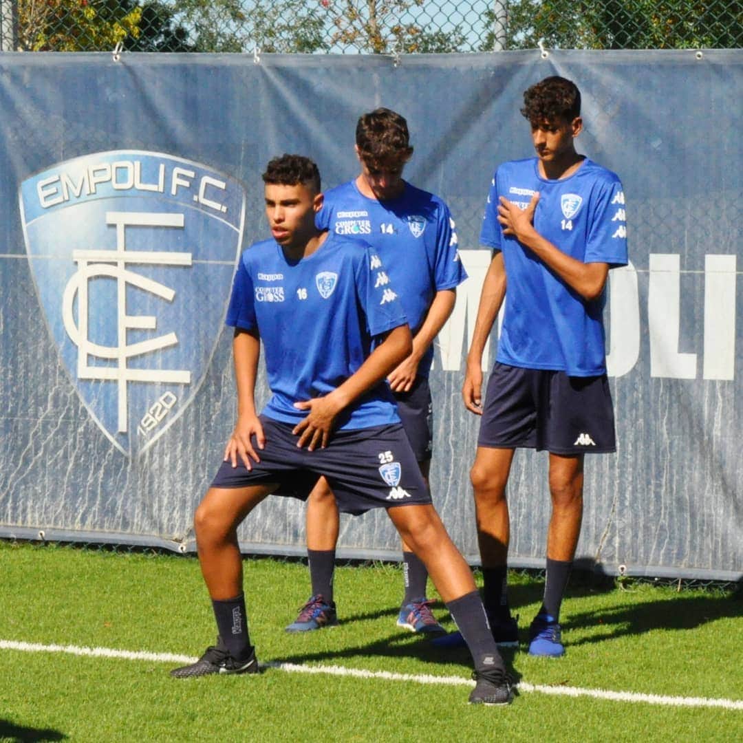 エンポリFCさんのインスタグラム写真 - (エンポリFCInstagram)「Ha preso il via oggi al Centro Sportivo di Monteboro la nuova stagione dell’Under 17 azzurra, guidata quest’anno da Andrea Lisuzzo.  Questa la rosa a disposizione del tecnico azzurro: PORTIERI: Gian Marco Fantoni, Mattia Fontanelli, Jacopo Stefani DIFENSORI: Simone Barsi, Gabriele Guarino, Gabriele Indragoli, Duccio Lazzeri, Lorenzo Macchi, Sergio Sartini CENTROCAMPISTI: Simone Baggiani, Matteo Bucchioni, Omar Giubbolini (dal Fucecchio), Kevin Guadalupo (dal Demma Ribolla Calcio), Lorenzo Ignacchiti, Luca Marianucci, Alessio Regoli, Alessandro Renzi ATTACCANTI: Tommaso Cappelli, Guido Corsi, Filippo Falsini, Riccardo Fini, Elia Menga (dall’Aquila Montevarchi), Filippo Panicucci, Andrea Sodero」8月21日 3時41分 - empoli_fc_official