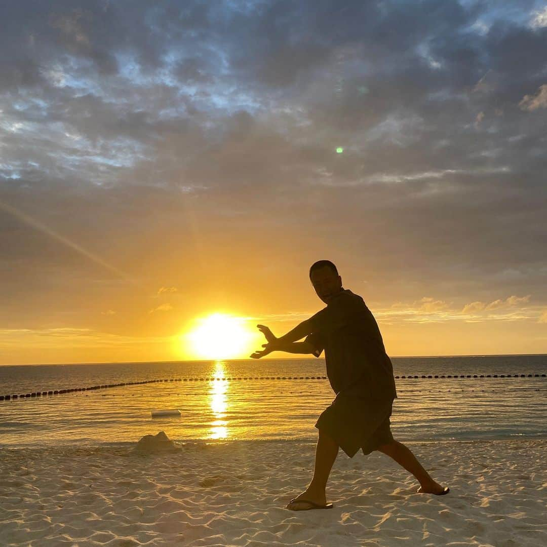 DJ LEADのインスタグラム：「KAMEHAME HAAAAA!!! 🌅🌅🌅」