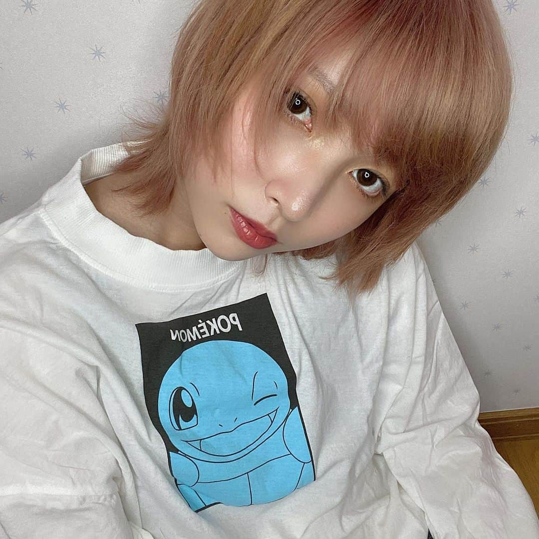 星山知里さんのインスタグラム写真 - (星山知里Instagram)「インスタって何投稿したらいいのん？(^○^) ワイ笑顔が苦手なので 三枚目ぎこちなスマイル発揮した  ‪#ミスキャン#ミスコン#関大ミスキャン‬‪#ミス関大‬‪‬#ウルフカット#ウルフショート#ショートヘア#レッドカラー#ハイトーンカラー#コスプレ#コスプレイヤー#ポケモン#ゼニガメ#自撮り#followｍe」8月21日 13時42分 - kandai20miss_6