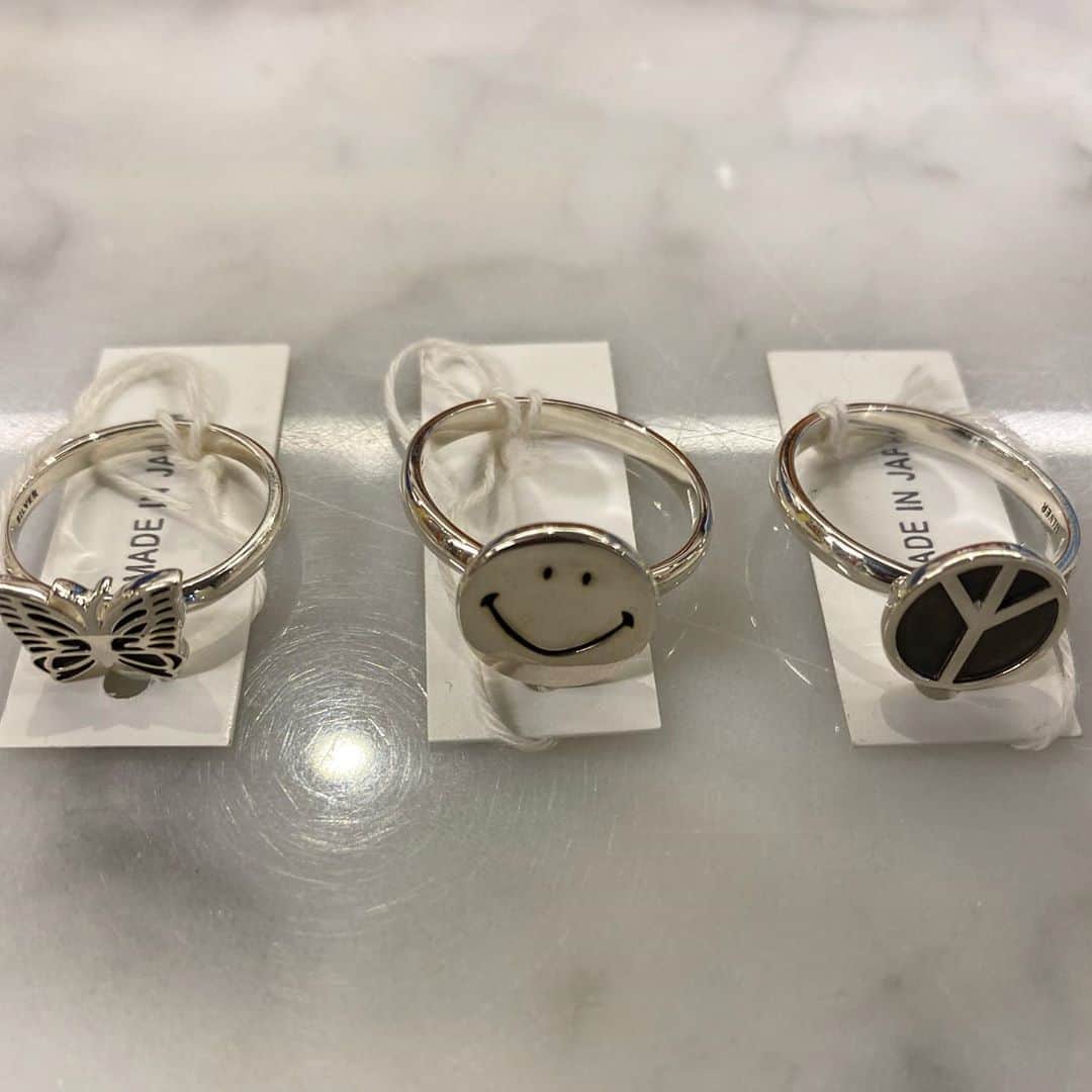 イナチ のインスタグラム：「. RING:#NEEDLES  NOW AT VELVETTRUNK」