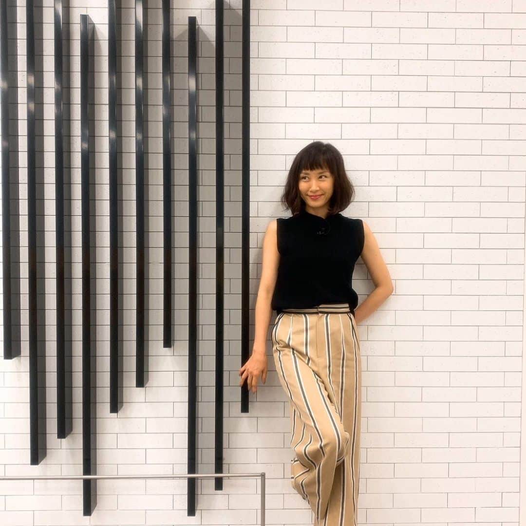 山口もえのインスタグラム：「てへ♡ 好きなお洋服はもっぱら洗濯機で洗えるもの💕笑 好きなお洋服ならほつれるまで着ちゃうし🤣🤣🤣 そんな私に新発見のコーデをしてくれたのは野沢和香ちゃんです❣️ 公園デートで着る格安コーデバトル👗👙👠 お楽しみに📺✨  8月25日（火）11:55～13：55 NTV「ヒルナンデス」  #TV#ヒルナンデス#コーデ #バトル #公園#デート#大人カジュアル  #野沢和香　ちゃん💕がコーデしてくれました。 #ぜったい自分じゃ選ばないコーデを選んでくれました❗️ #さすが和香ちゃん♡😍」