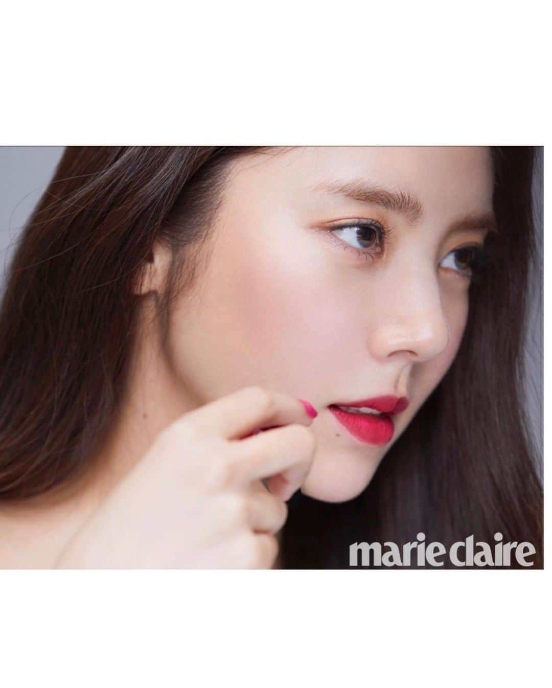 ソン・ダムビさんのインスタグラム写真 - (ソン・ダムビInstagram)「메이크업 포에버 스틸컷💋💄❤️」8月21日 14時27分 - xodambi