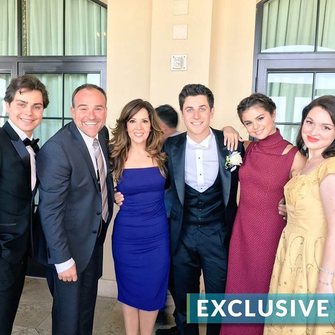 E! Onlineさんのインスタグラム写真 - (E! OnlineInstagram)「Would the Russos reunite for a #WizardsofWaverlyPlace reboot? The cast has weighed in on the idea, and it was pretty magical—at the link in our bio. (📷: Instagram)」8月21日 6時16分 - enews