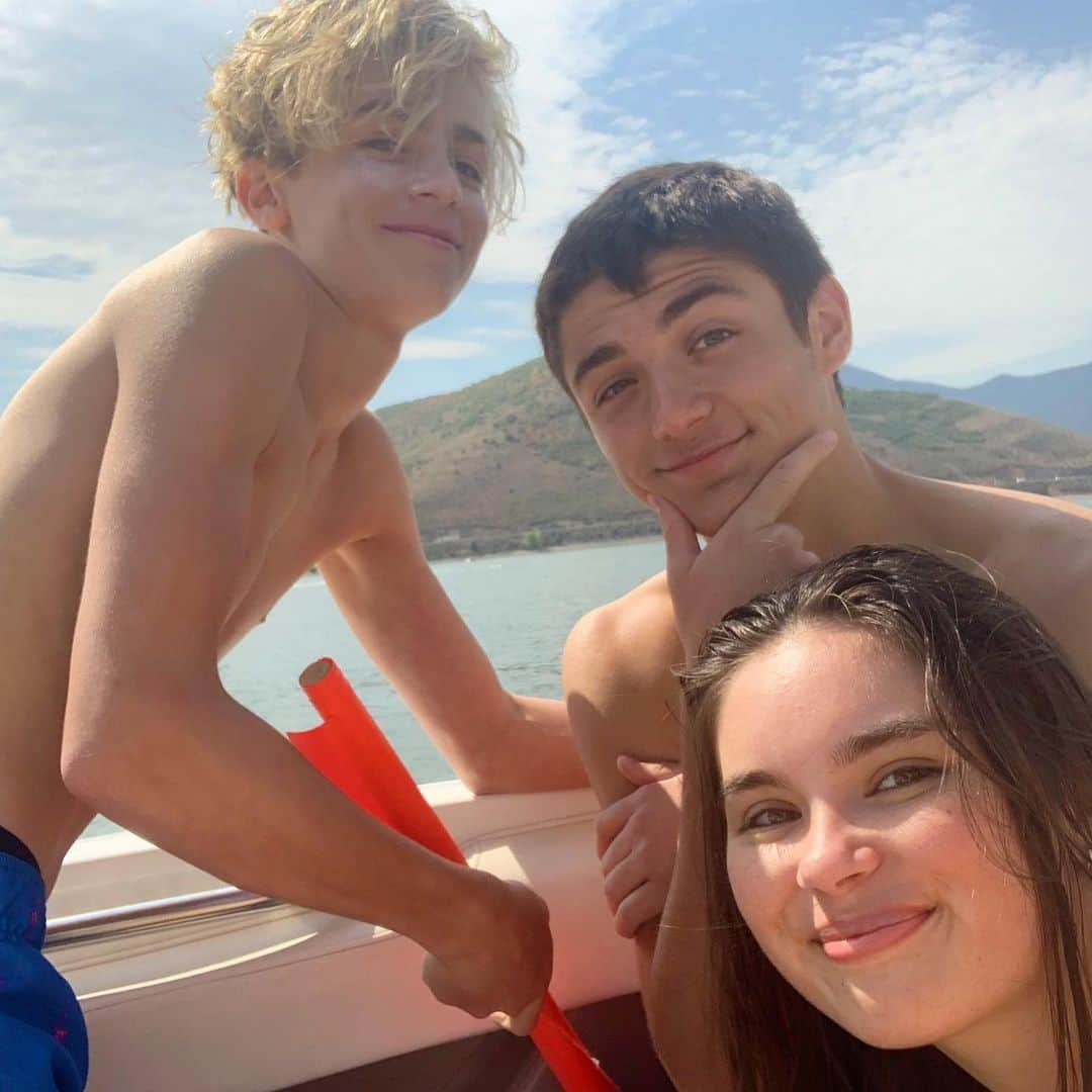 ランドリー・ベンダーさんのインスタグラム写真 - (ランドリー・ベンダーInstagram)「Boat day with my favorites!!! 💙」8月21日 6時25分 - landrybender