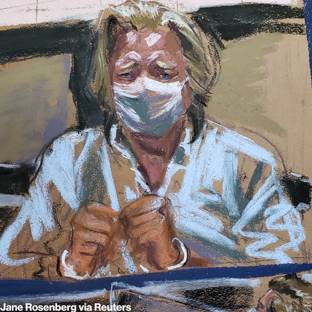 ABC Newsさんのインスタグラム写真 - (ABC NewsInstagram)「A courtroom sketch shows former Trump strategist Steve Bannon, who pleaded not guilty on Thursday after being federally indicted for conspiracy to commit wire fraud and money laundering.⁣ ⁣ Bannon appeared on video before a federal judge with his lawyer entering a plea on his behalf. Prosecutors and defense attorneys agreed that Bannon should be released on a $5 million bond secured by $1.75 million in cash and two co-signers.」8月21日 7時07分 - abcnews