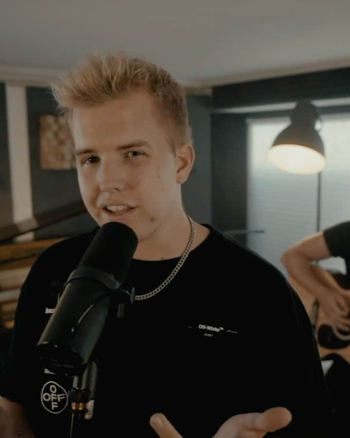 Kayefのインスタグラム：「🔥 OUT NOW 🔥 Die Akustik Version zu #WARUM - Jetzt streamen und das Musikvideo auf Youtube checken :) Viel Spaß!」