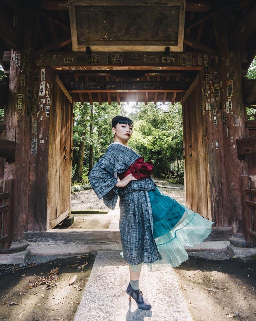 のインスタグラム：「strong. . . . . おはようございます。 sonyFE16-35F2.8GM . @kamakura.kimono.kanon  @inevitable1996」