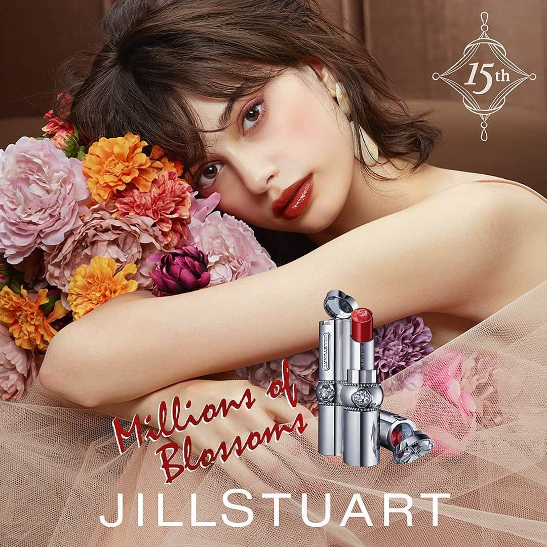 MICHIRUさんのインスタグラム写真 - (MICHIRUInstagram)「JILL STUART 15th Anniversary Collection  Millions of Blossom 🌹 レディライクなカラーのジュエリーボックスをイメージしたパッケージ2020年8月28日(金)より発売✨ Thank you @jillstuartbeauty ❤️💄 make up by @michiru_makeup  #makeupbymichiru . #Repost @3rd_official ・・・ JILL STUART  15th Anniversary Collection Ultimate Girls Dream メイクMICHIRUが担当させて頂きました。 # Make: @barbiemichiru # Photographer: Satoshi Saikusa(sept) # Stylist:Satoshi Hirota # Hair:Kota Suizu(sept) # Model: Barbara Fonseca . #3rdartistrepresentative#3rdtokyo#michiru#barbiemichiru#make#makeup#makeupartist#professionalmakeup#promakeup#model#barbarafonseca#jillstuart#jillstuatcosmetic#jillstuartmakeup#jillstuartcollection#jillstuartbeauty#millionsofblossoms#15thanniversarycollection#Rougelipblossom#ultimategirlsdream#　#JILLSTUART#MillionsofBlossom #ジルスチュワート　#宝石の花 #ジルスチュアートビューティ #15周年限定コレクション」8月21日 8時16分 - barbiemichiru