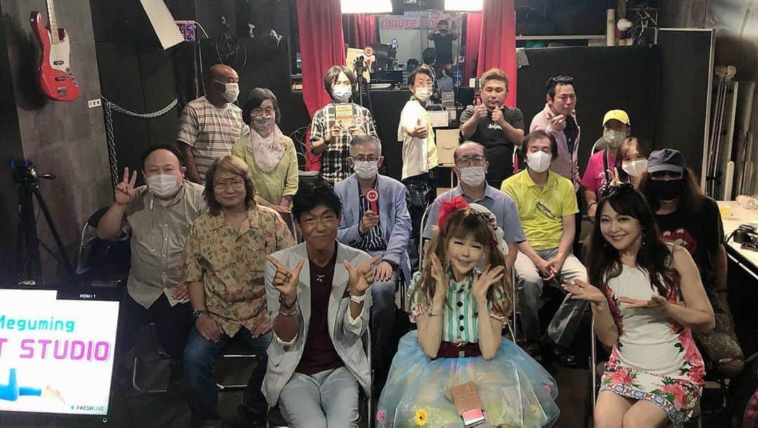 原めぐみさんのインスタグラム写真 - (原めぐみInstagram)「（原めぐみofficial） 10pics  photos Swipeーーー▶︎▶︎ スタジオ内半数のお客様限定のソーシャルディスタンスでFRESH⚡️LIVE【メグミン❣️歌のホットスタジオ】を『恵中瞳』さん『南雲一範』さんをゲストにお迎えし開催致しました‼️ ご視聴ご観覧、ありがとうございました💓　📺▶︎ https://freshlive.tv/hotstudio/279249 📝▶︎ https://ameblo.jp/meguming5/entry-12619046424.html  #歌のホットスタジオ﻿ #恵中瞳  #南雲一範  #アイドル  #原めぐみ﻿ #80年代アイドル﻿ #元アイドル﻿ #actoress﻿ #singer ﻿ #japanesesinger ﻿ #japaneseactor﻿ #megumihara﻿ #インフルエンサー ﻿ #インスタ映え ﻿ #インスタグラマー ﻿ #いいねありがとう ﻿ #フォロー ﻿ @meguming.h ﻿」8月21日 8時42分 - meguming.h