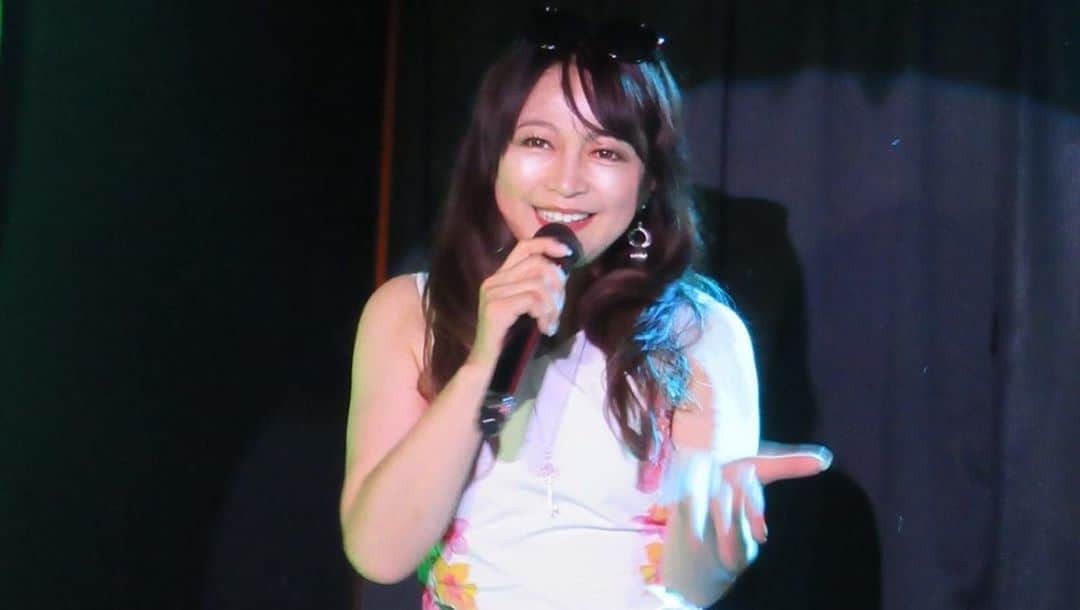 原めぐみさんのインスタグラム写真 - (原めぐみInstagram)「（原めぐみofficial） 10pics  photos Swipeーーー▶︎▶︎ スタジオ内半数のお客様限定のソーシャルディスタンスでFRESH⚡️LIVE【メグミン❣️歌のホットスタジオ】を『恵中瞳』さん『南雲一範』さんをゲストにお迎えし開催致しました‼️ ご視聴ご観覧、ありがとうございました💓　📺▶︎ https://freshlive.tv/hotstudio/279249 📝▶︎ https://ameblo.jp/meguming5/entry-12619046424.html  #歌のホットスタジオ﻿ #恵中瞳  #南雲一範  #アイドル  #原めぐみ﻿ #80年代アイドル﻿ #元アイドル﻿ #actoress﻿ #singer ﻿ #japanesesinger ﻿ #japaneseactor﻿ #megumihara﻿ #インフルエンサー ﻿ #インスタ映え ﻿ #インスタグラマー ﻿ #いいねありがとう ﻿ #フォロー ﻿ @meguming.h ﻿」8月21日 8時42分 - meguming.h